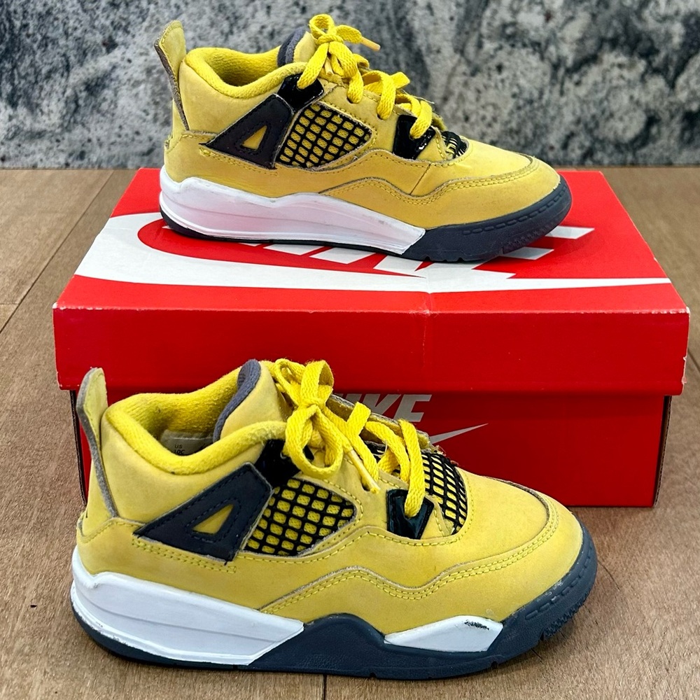 SOLD - Jordan 4 Lightning